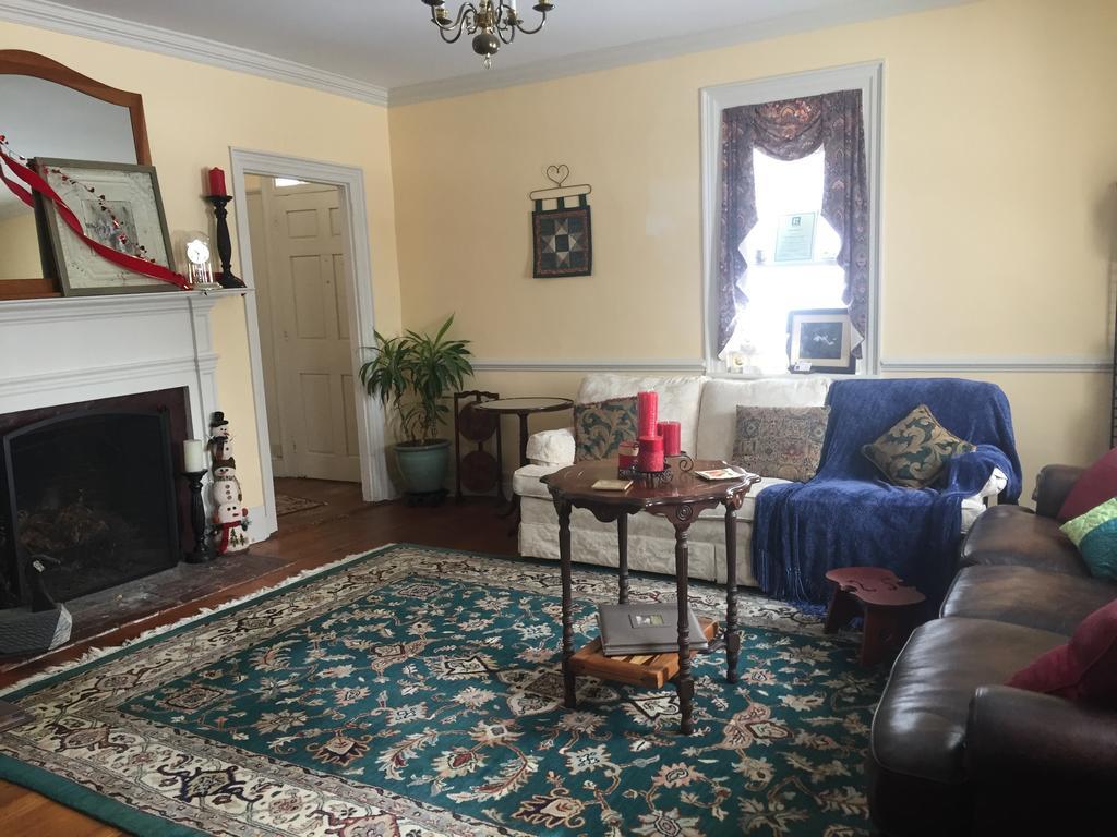 Stephen Clay Homestead Bed And Breakfast Candia 외부 사진
