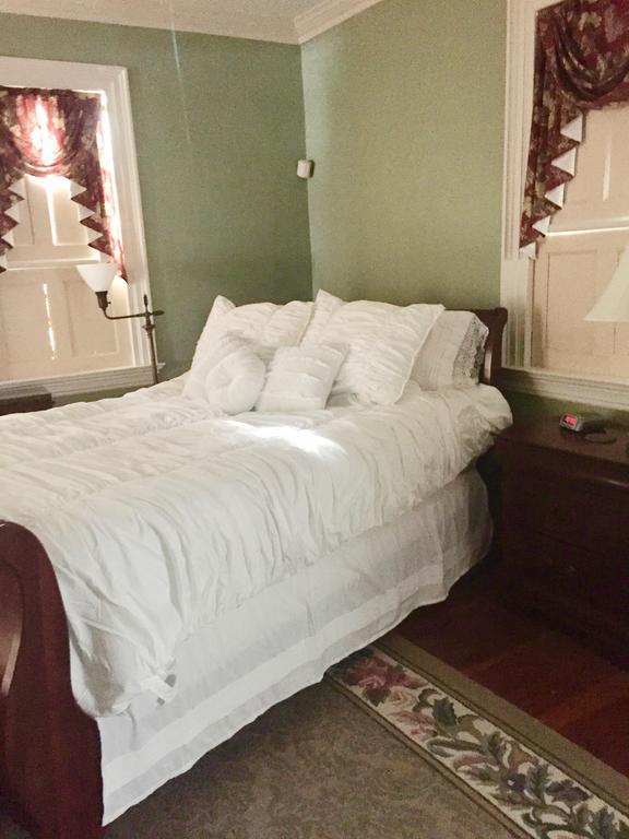 Stephen Clay Homestead Bed And Breakfast Candia 외부 사진