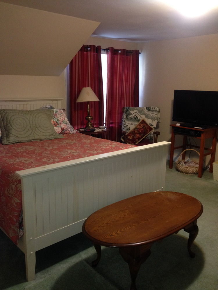 Stephen Clay Homestead Bed And Breakfast Candia 외부 사진