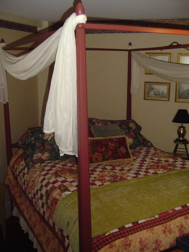 Stephen Clay Homestead Bed And Breakfast Candia 외부 사진