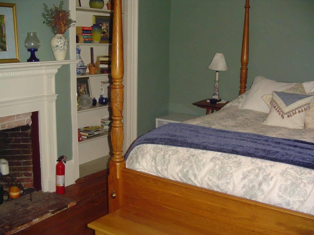 Stephen Clay Homestead Bed And Breakfast Candia 외부 사진