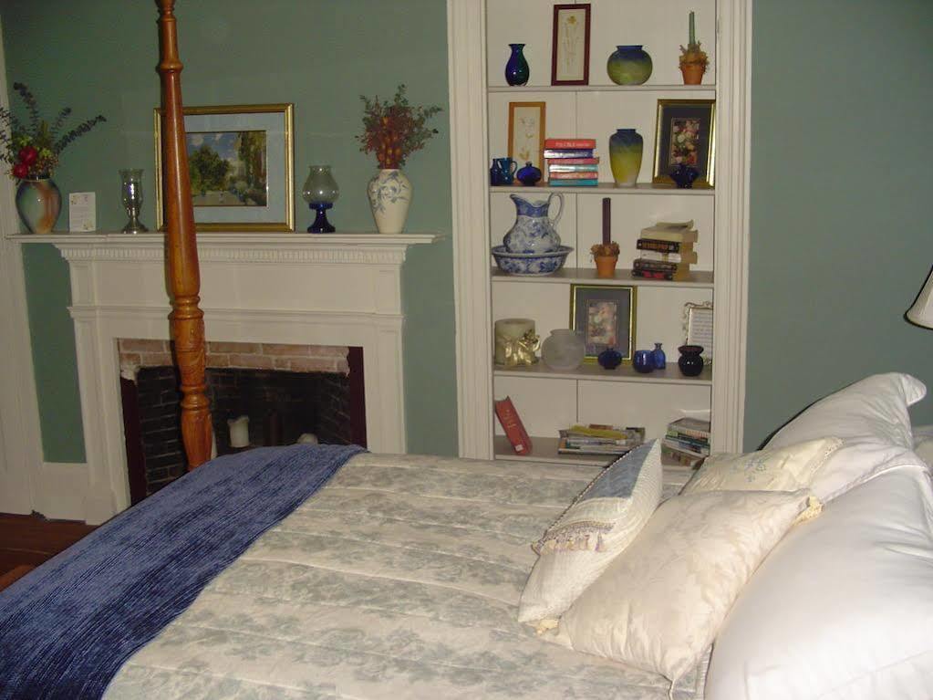 Stephen Clay Homestead Bed And Breakfast Candia 외부 사진