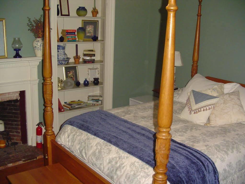 Stephen Clay Homestead Bed And Breakfast Candia 외부 사진